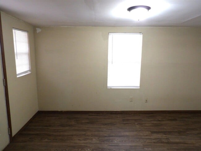 Photo - 6332 NW Taylor Ave