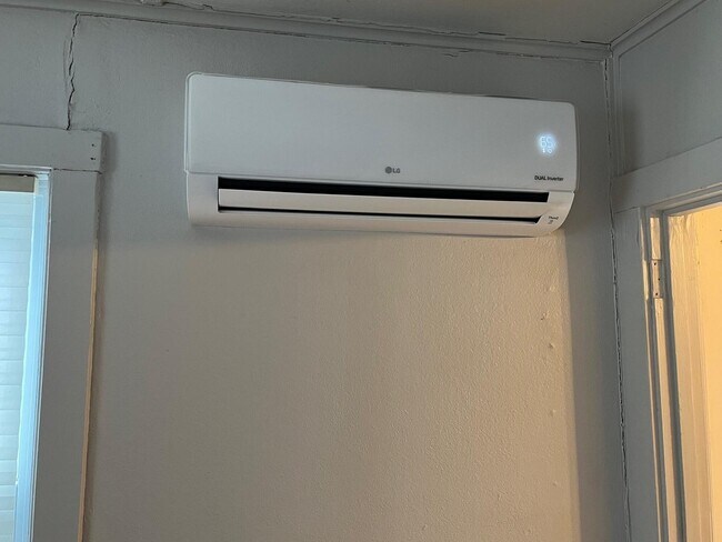 Photo - 42 Cromwell St Apartments Unit 42 Cromwell Street