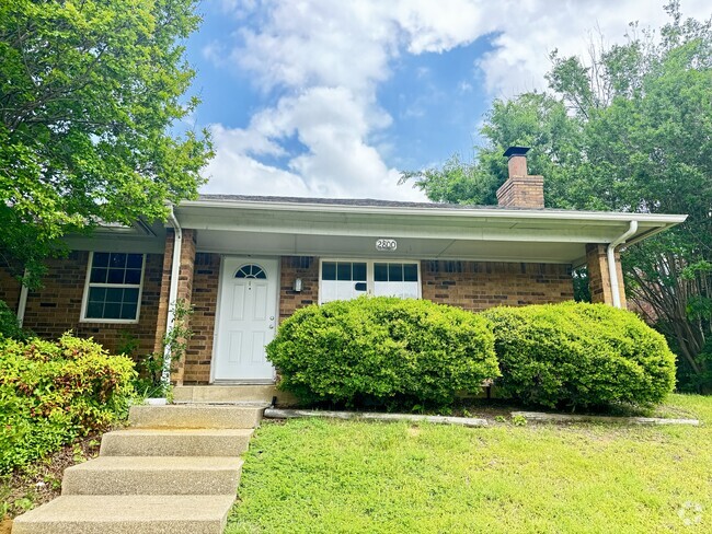 Building Photo - 2800 Shady Grove Dr Rental