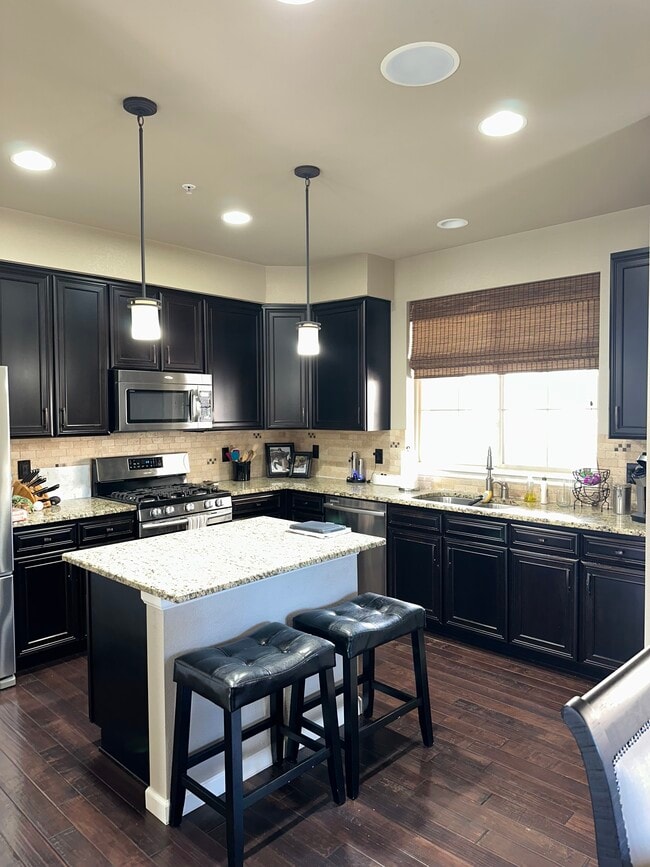 800 Elmhurst Dr