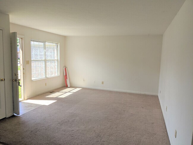 Photo - Spacious 2 bed 2 bath duplex in Franklin Indiana!