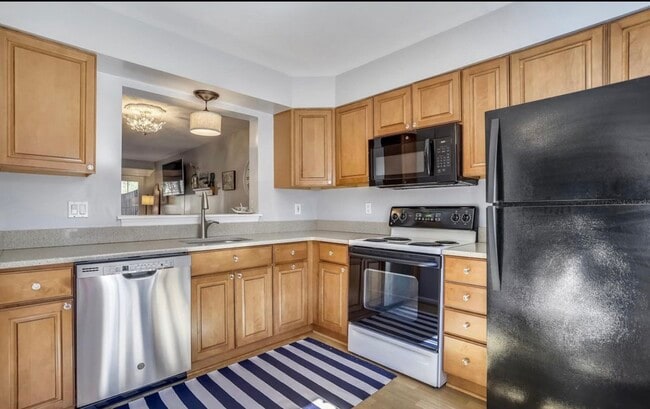 Photo - 980 Breakwater Dr