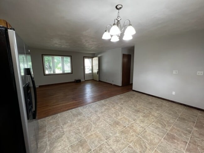 Photo - 4442 Rushmore Dr NE