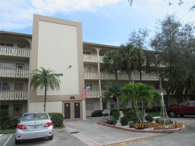 Photo - 2405 Antigua Cir Unidad J1 Rental