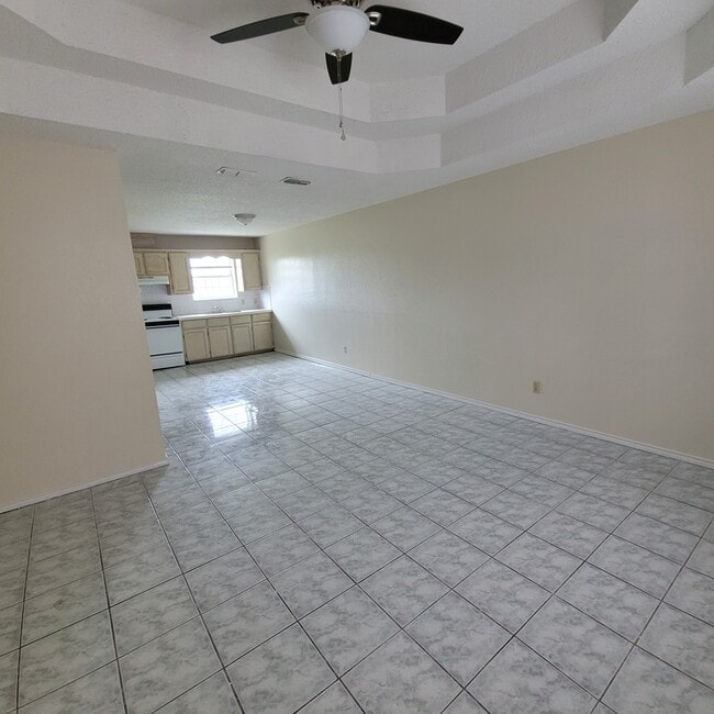 2bdrm Livingroom