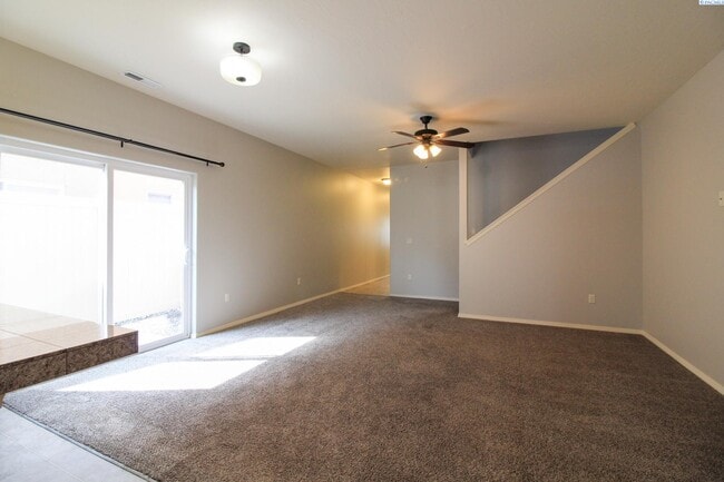Photo - 3 Bed/2.5 Bath Kennewick Townhouse