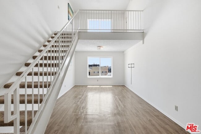 Photo - 3600 Bagley Ave Unidad 302