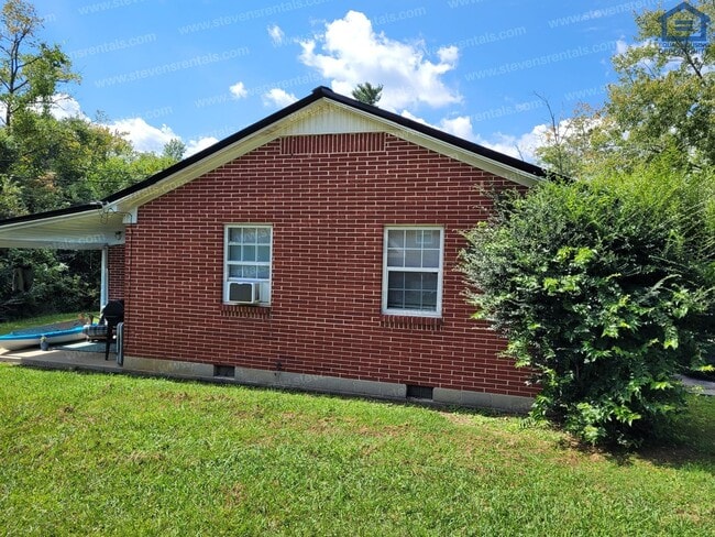 Photo - 205 E 13th St