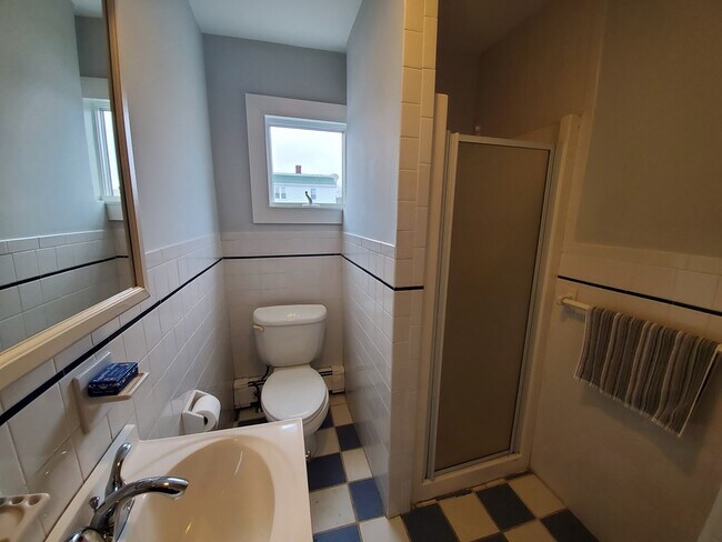 Photo - 25 Kensington Ave Unit 2