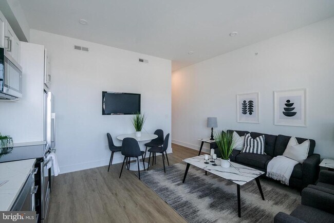Photo - 2235 Washington Ave Unit 402