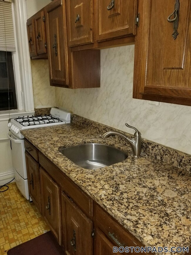 Photo - 17-19-19 Washington St S Unit 203