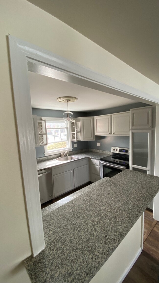 Building Photo - 33 Grandview Dr Unit B