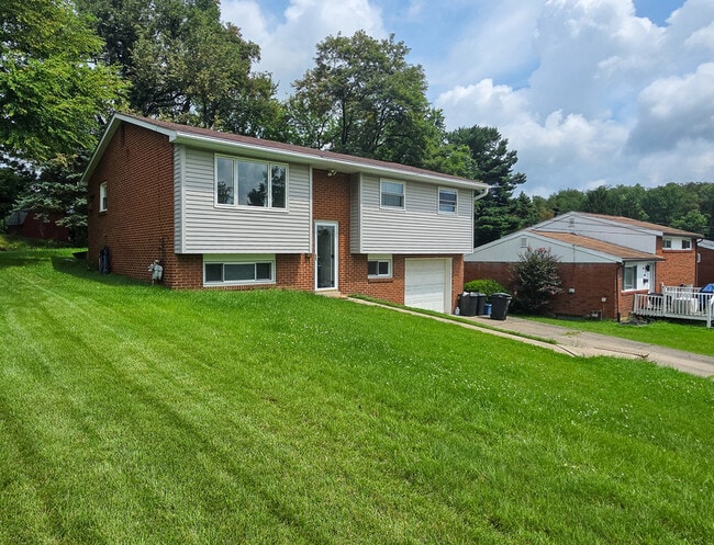 Photo - 408 Hazelnut Dr