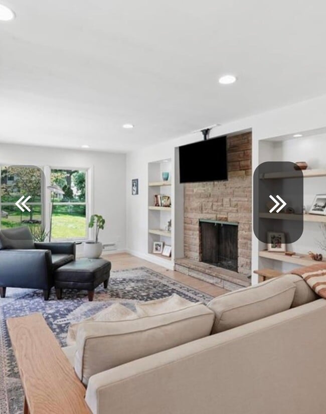 Photo - 9821 Pembroke Ln