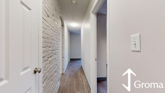 Building Photo - 296 Meridian St Unit 2