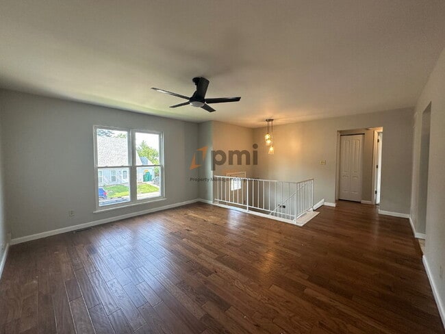 Photo - 1031 W 59th Pl