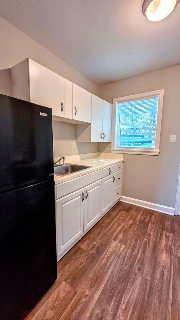 Photo - Move-In Special! One Month Free! Spacious One Bedroom Apartment Near Little 5 Points & Virginia H...