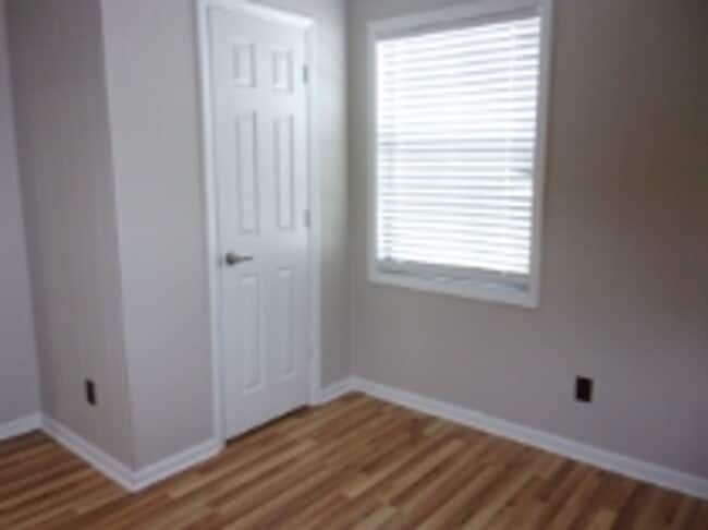 Photo - 1823 India Hook Rd