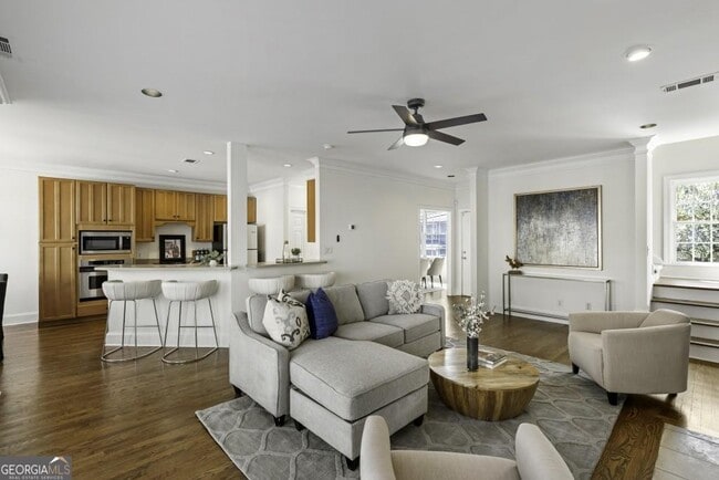 Photo - 78 Crumley St SE