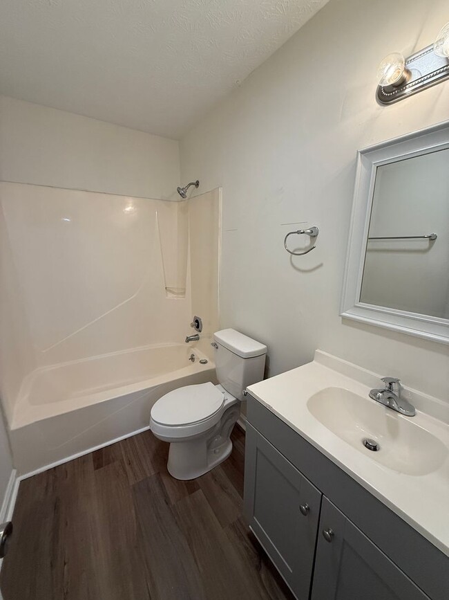 Photo - 160/162 W. Paces Dr Unit 160