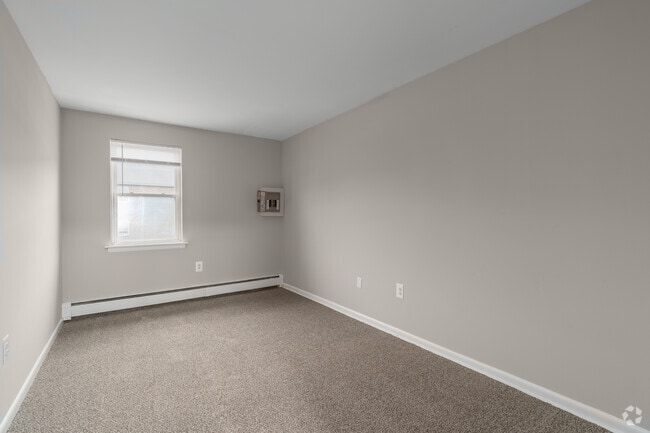 2BR, 1BA - 985SF - Bedroom