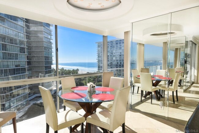 Building Photo - 1810 Avenida Del Mundo Unit 702 Rental