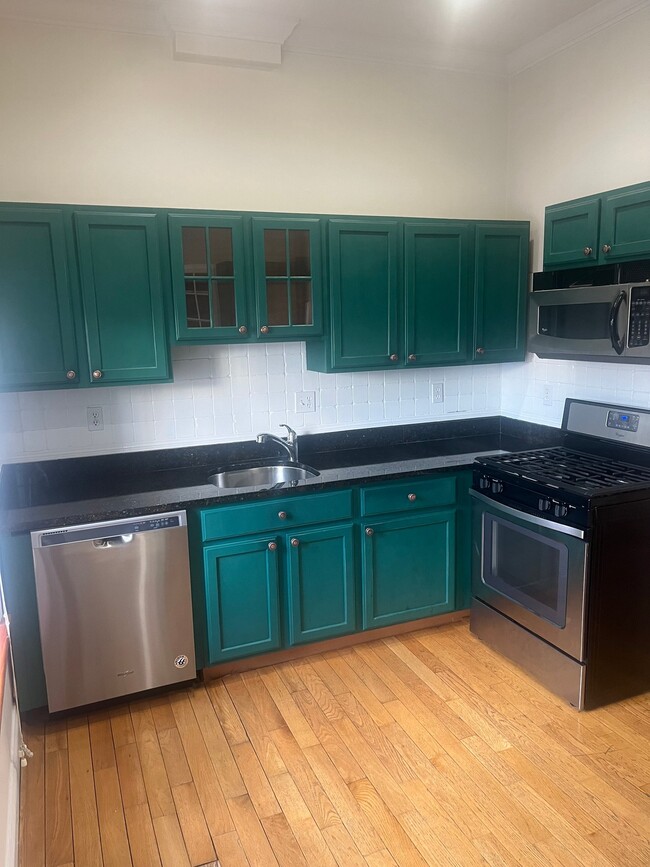 Photo - 1615 Light St