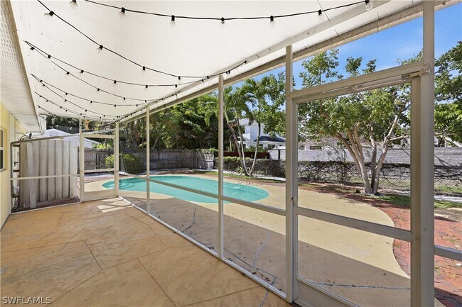 Photo - 1377 11th Ct N