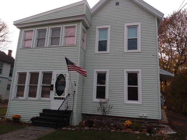 Photo - 18 Woodruff St