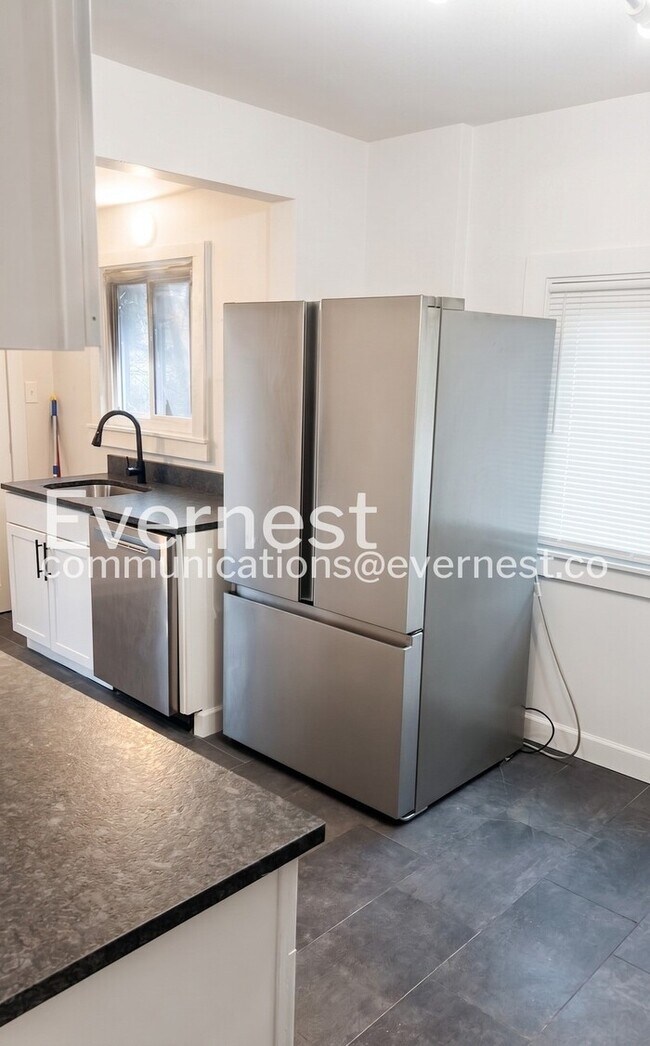 Photo - 2730 Elliott Ave