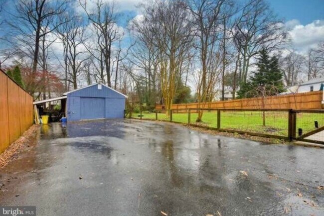 302 Cedar Ln Unit In law suite