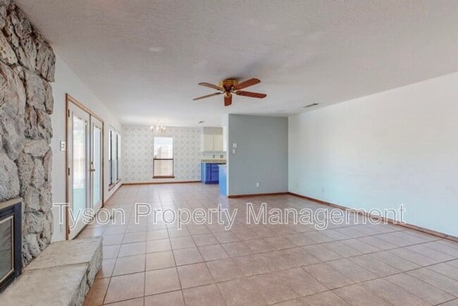 Photo - 7305 Mayflower Rd NE