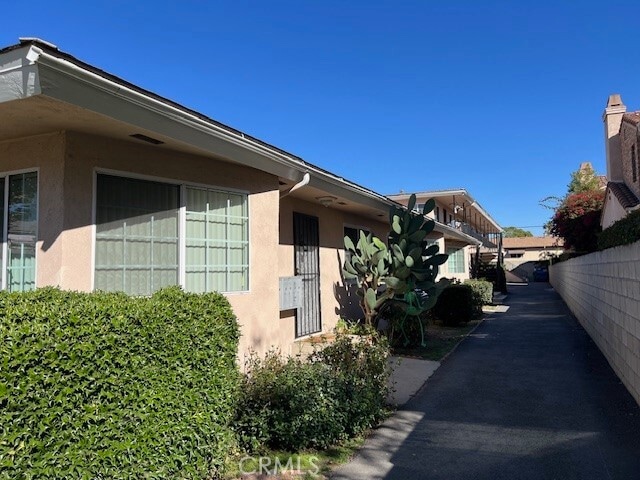 Building Photo - 738 S Stoneman Ave Unit B