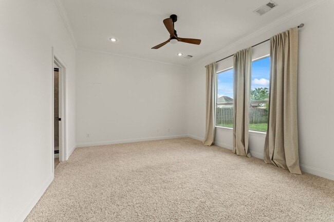 Photo - 18642 Lake Harbor Ln