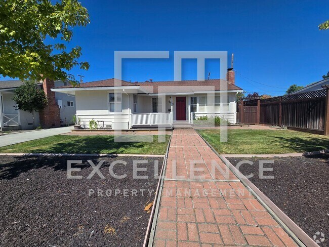 Building Photo - 4/2 House With Yard, Hardwood Floors, Pets...