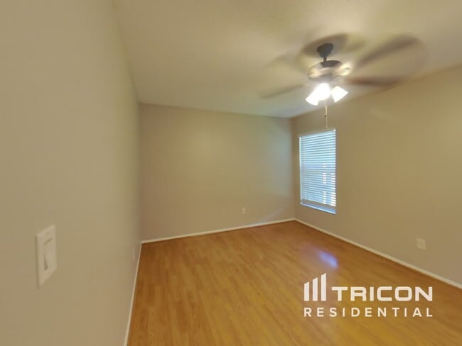 Photo - 1108 Robin Dr