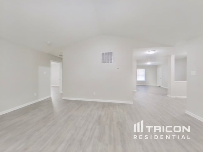 Photo - 3367 Pikes Peak Dr