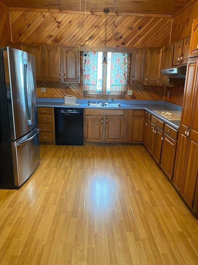 Building Photo - 28 North St Unit 1