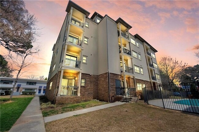 Building Photo - 2230 Cheshire Bridge Rd NE Unit 504 Rental