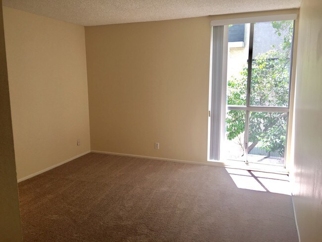 Photo - Natick Pines Apartments