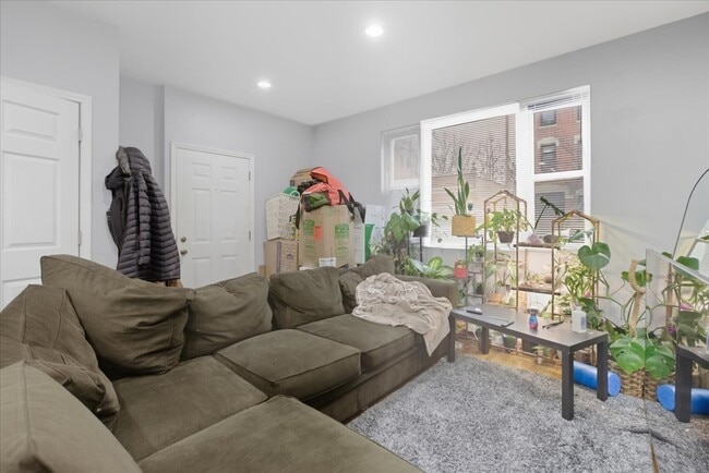 Photo - 518 N May St Unit 1