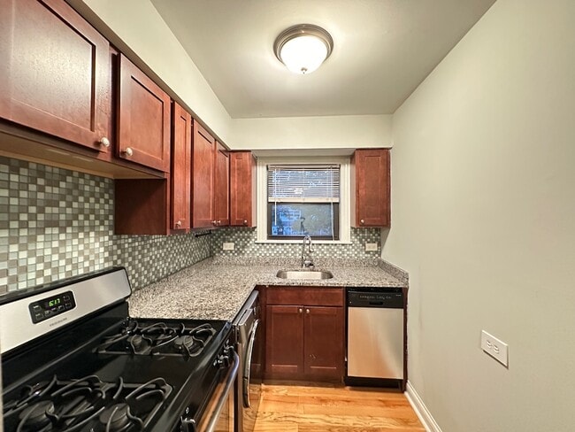 Photo - 704 Elm Pl Unit J06P