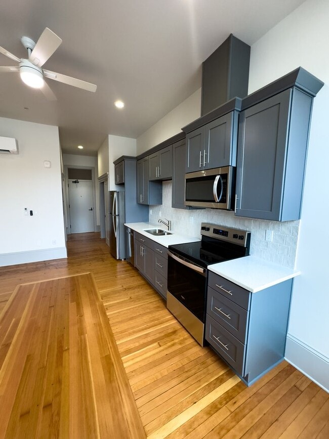Photo - NEWLY RENOVATED DOWNTOWN SALEM STUDIO Unit 455-207