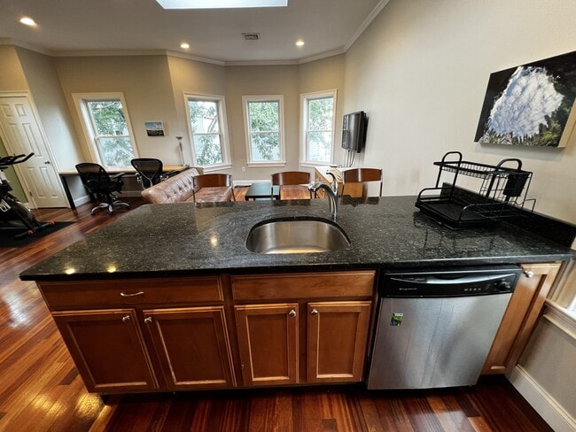 10 Bristol St Unit 3