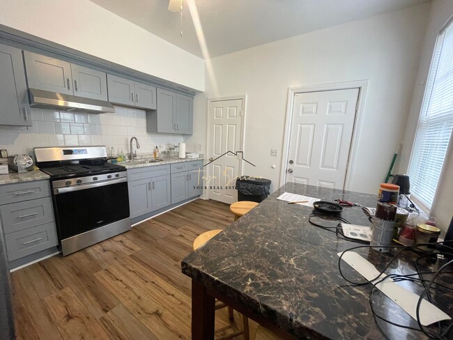 Photo - 13 Rosseter St Apartment Unit 1