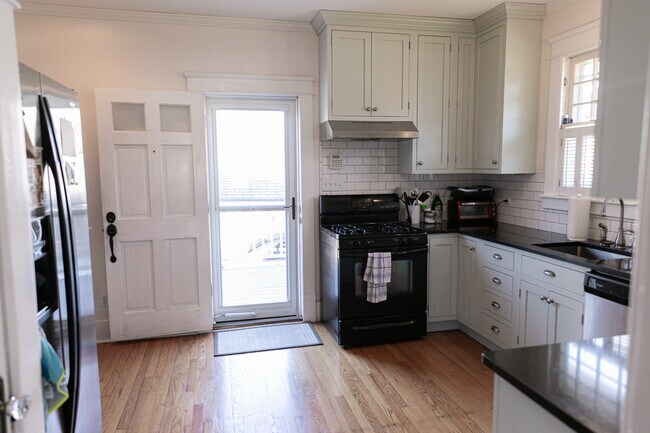881 Chester Rd