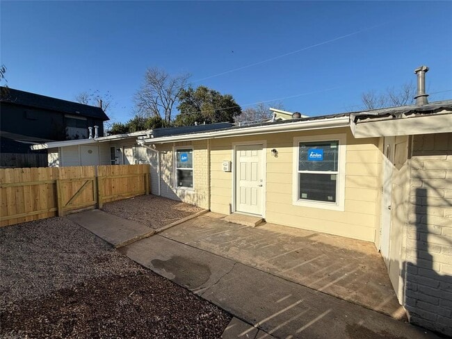 Photo - 6510 Hickman Ave