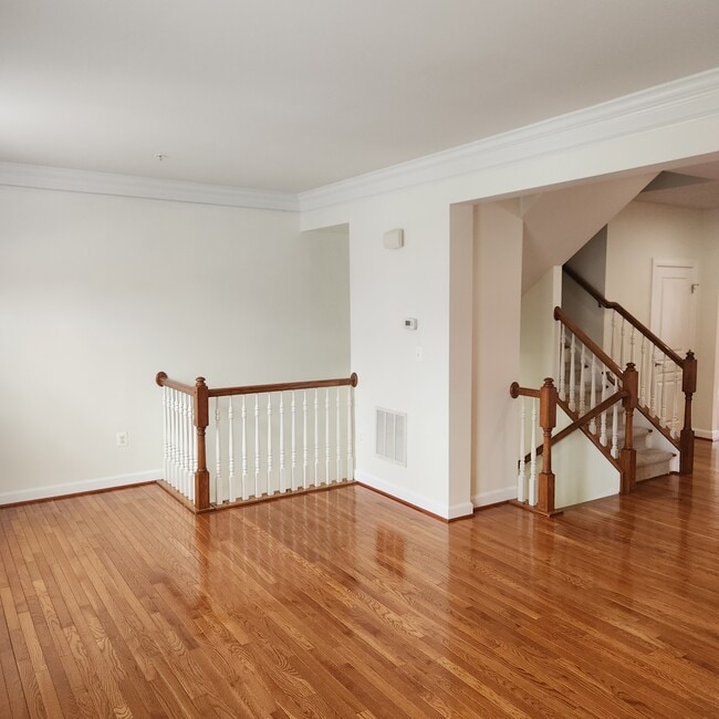 Photo - 7732 Water St