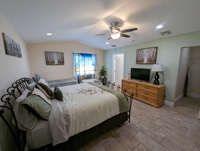 Photo - 2394 Zeder Ave