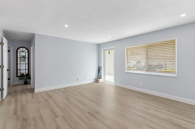 Photo - 902 SW 17th St